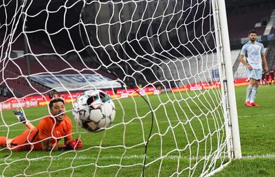 CFR CLUJ - DINAMO ZAGREB 2-2, 5-6 d.pen. // Onoare învinșilor! EDITORIAL Ovidiu Ioanițoaia: „Să nu-l mai suspectăm pe Petrescu!”
