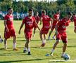 DINAMO, antrenament Contra