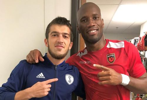 Rassambek Akhmatov s-a pozat cu Drogba pe când juca în America de Nord