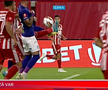 Sepsi - Rapid, întrerupt 6 minute pentru o decizie de arbitraj crucială