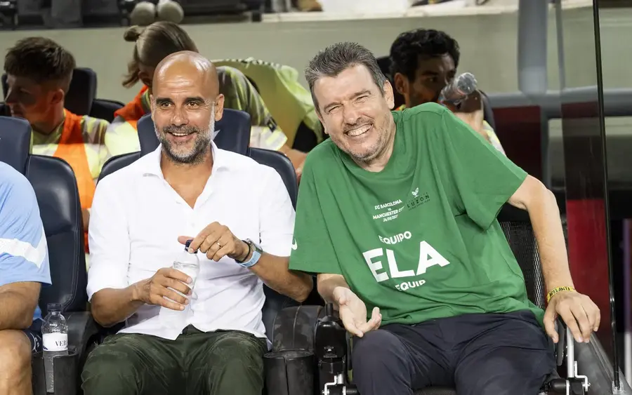 Fostul portar și antrenor al Barcelonei, chinuit de o boală fără leac, luptă acum să-i ajute pe alții! Exemplul Messi + Înotătorul cu 3 operații la inimă