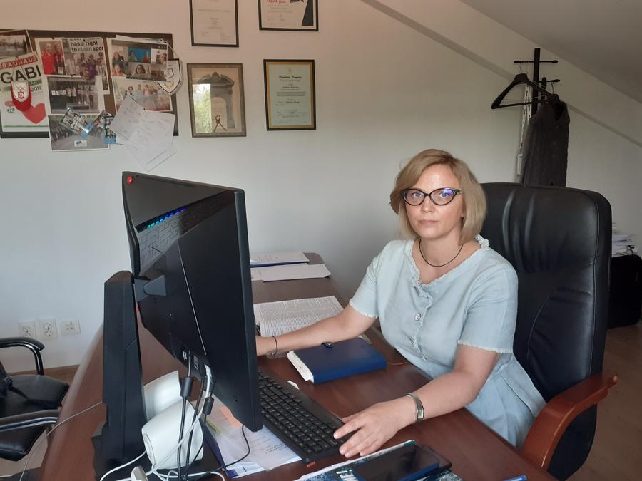 Directorul general al ANAD, Gabriela Andreiaș Control ANAD, blocat la un concurs la București! Momente penibile: amenințări cu bodyguarzii și sportiv care fuge de pe scenă!