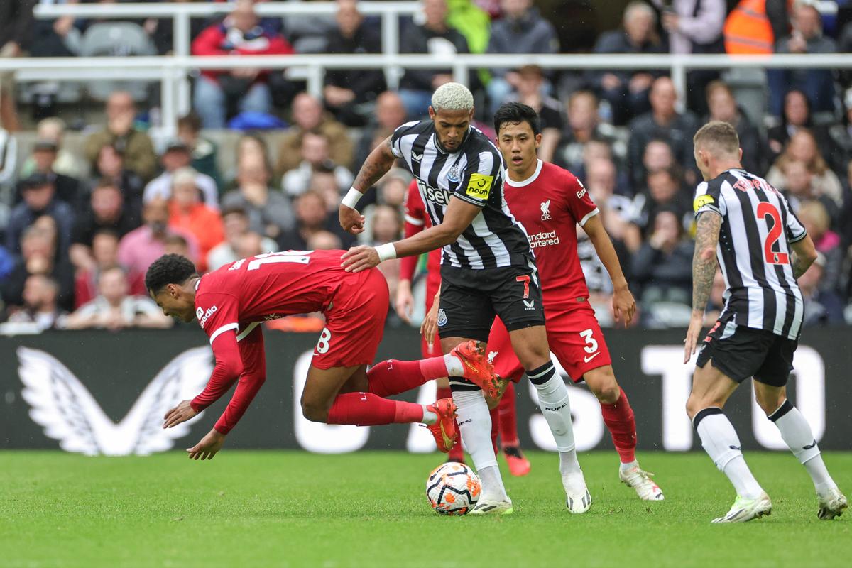 Liverpool, revenire fantastică cu Newcastle, în 10 oameni » Rezerva Darwin Nunez a adus victoria echipei lui Klopp