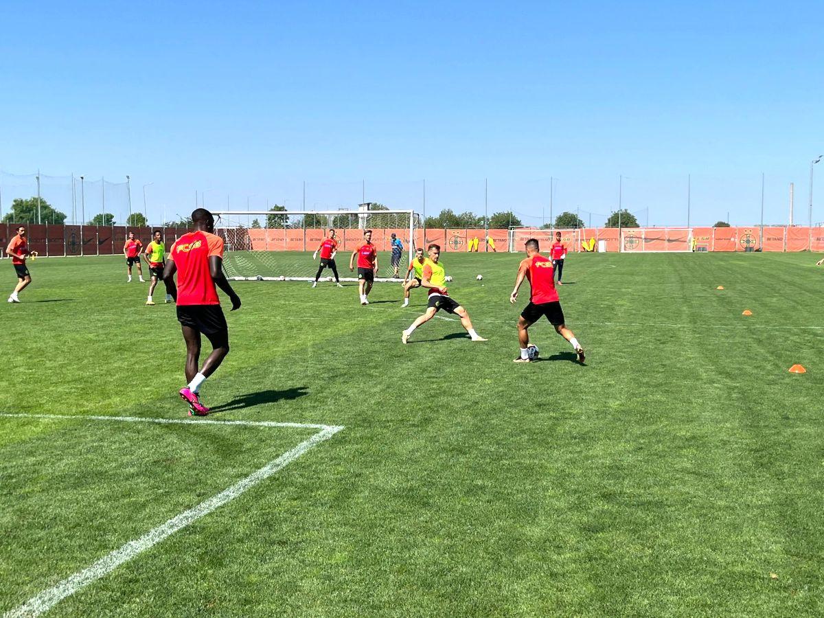 Antrenamentul lui FCSB înaintea meciului cu UTA Arad