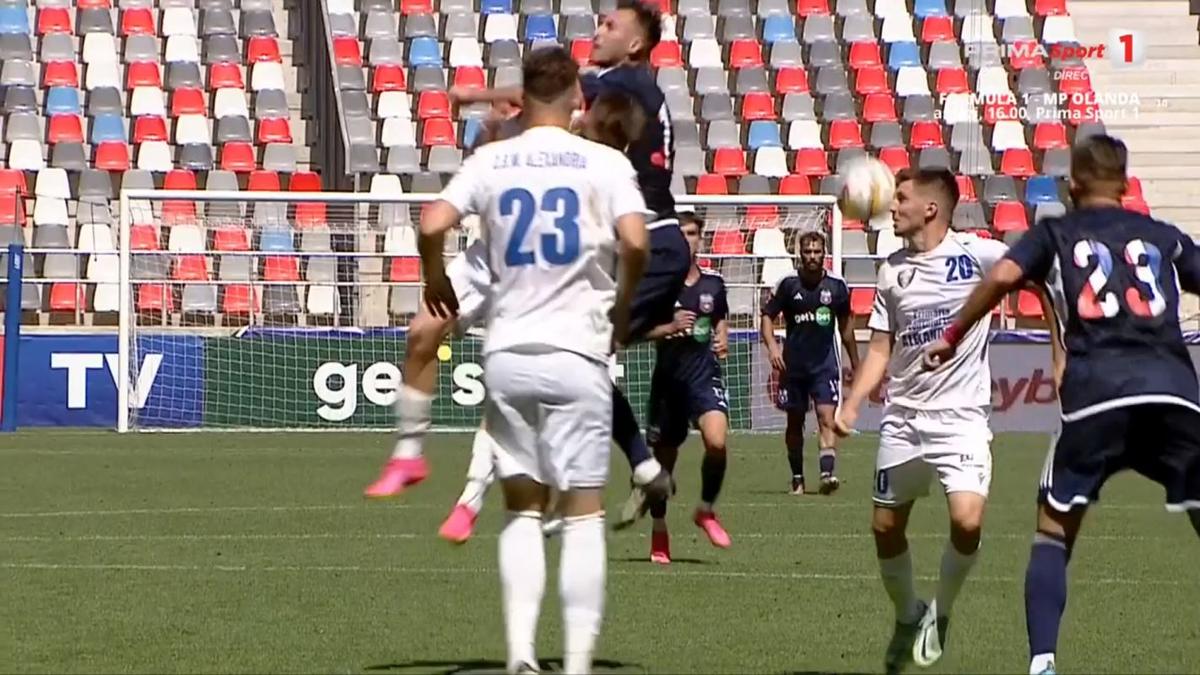 Momente inexplicabile în CSA Steaua - Alexandria » Chipirliu a fost eliminat, dar a terminat meciul în teren