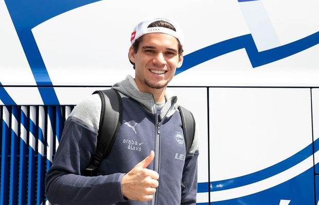 „Hola, soy Ianis” » Hagi jr. s-a filmat și s-a prezentat în spaniolă fanilor lui Alaves + E în lot pentru meciul de luni