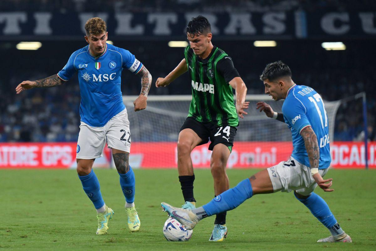 Daniel Boloca a fost titular în Napoli - Sassuolo » Românul a provocat penalty-ul din care campioana a deschis scorul