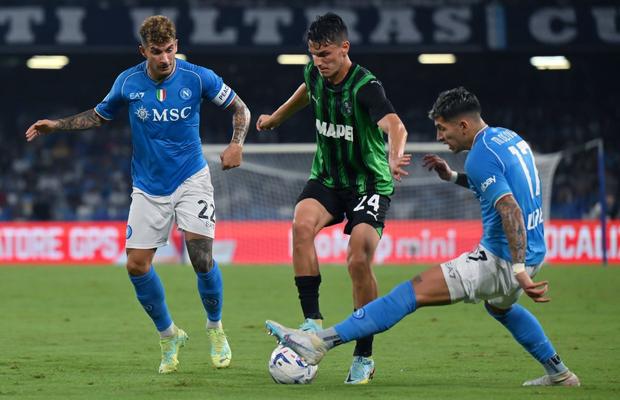 Daniel Boloca a fost titular în Napoli - Sassuolo » Românul a provocat penalty-ul din care campioana a deschis scorul
