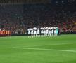 Mesajul incredibil apărut în peluză la un meci din play-off-ul Ligii Campionilor » În situații similare, UEFA a cerut intervenția imediată a organizatorilor