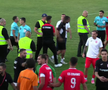 Scandal-monstru în Cupă, la Poli Timișoara - CS Dinamo » Alexa a intrat pe teren, „a sărit” la toată lumea! Bratu și-a împins propriii jucători: „Hai! Vin ăștia după noi!”