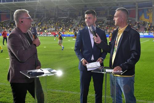 Dan Filoti (în stânga) face parte din echipa de realizatori și reporteri Digi Sport. Foto: Imago Images