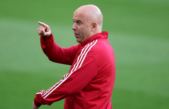 Mesajul lui Slot după ce Newcastle și-a luat atacant » Mutarea îl poate ajuta rapid pe managerul lui Liverpool
