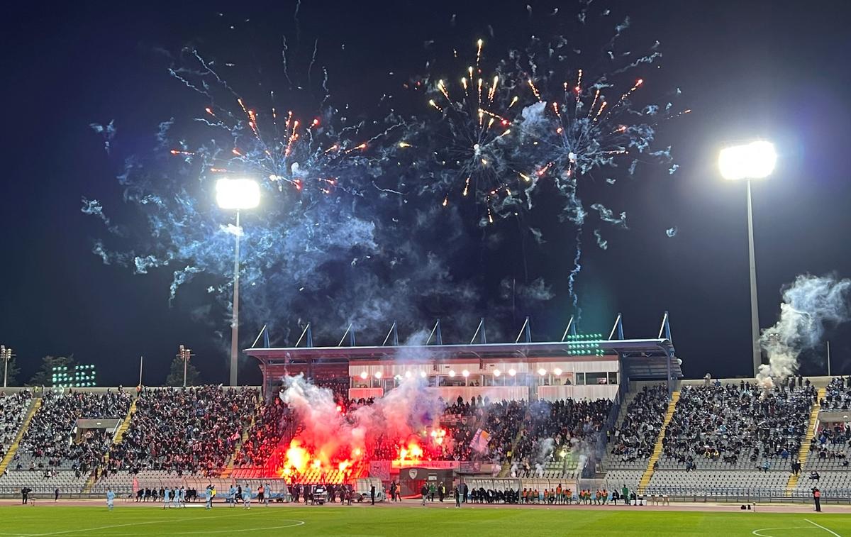 S-au calificat în grupa de Liga Campionilor, dar n-au stadion » Copaci în loc de peluze