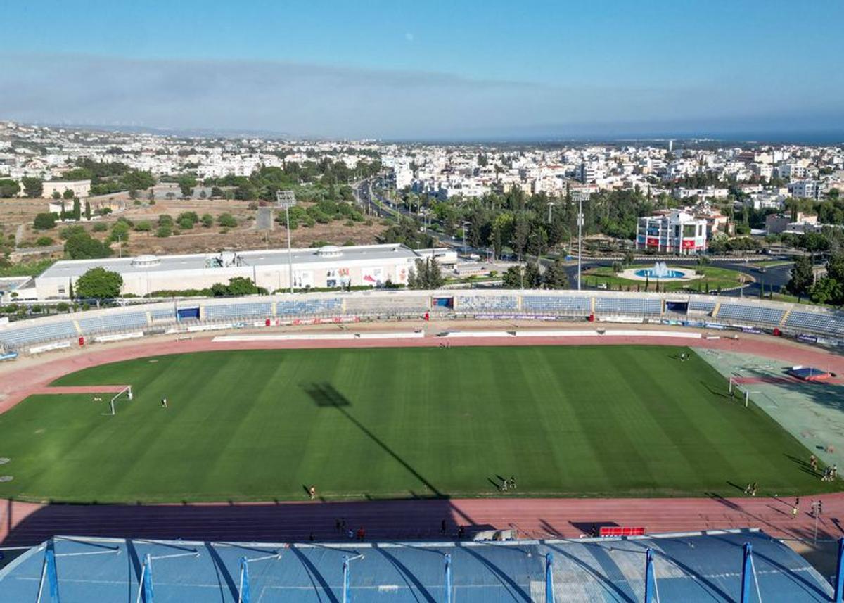 S-au calificat în grupa de Liga Campionilor, dar n-au stadion » Copaci în loc de peluze