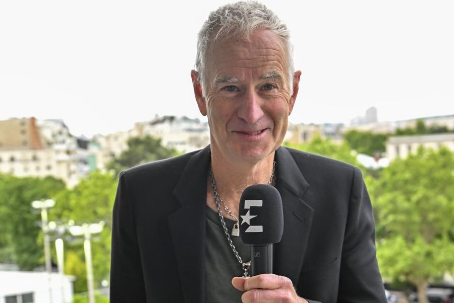 John McEnroe Foto: Eurosport Nume mari ale tenisului o laudă pe Sorana Cîrstea: „Rezistă mai mult decât jucătoare mult mai tinere. De ce s-ar retrage?”