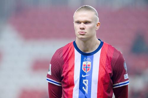Erling Haaland își schimbă numele de pe spatele tricoului la naționala Norvegiei. FOTO: Imago Images
