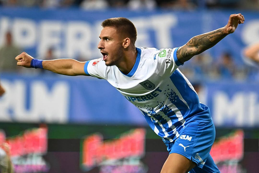 Mihnea Rădulescu a reușit două goluri în 12 meciuri oficiale la Craiova. S-a accidentat la începutul meciului cu FCSB Revenire importantă la Universitatea Craiova » Se antrenează cu echipa și urmează să prindă lotul