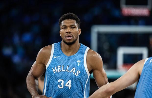 Întrebat cum plănuiește să îl oprească pe Giannis Antetokounmpo, antrenorul Italiei a avut o replică amuzantă: „Un lunetist”