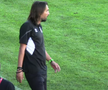 Scandal-monstru în Cupă, la Poli Timișoara - CS Dinamo » Alexa a intrat pe teren, „a sărit” la toată lumea! Bratu și-a împins propriii jucători: „Hai! Vin ăștia după noi!”