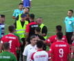 Scandal-monstru în Cupă, la Poli Timișoara - CS Dinamo » Alexa a intrat pe teren, „a sărit” la toată lumea! Bratu și-a împins propriii jucători: „Hai! Vin ăștia după noi!”
