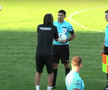 Scandal-monstru în Cupă, la Poli Timișoara - CS Dinamo » Alexa a intrat pe teren, „a sărit” la toată lumea! Bratu și-a împins propriii jucători: „Hai! Vin ăștia după noi!”