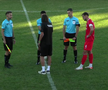 Scandal-monstru în Cupă, la Poli Timișoara - CS Dinamo » Alexa a intrat pe teren, „a sărit” la toată lumea! Bratu și-a împins propriii jucători: „Hai! Vin ăștia după noi!”
