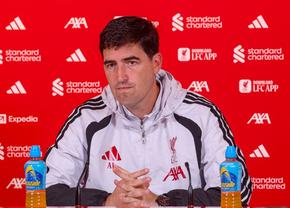 Iraola îl așteaptă pe Barcola la Liverpool, însă poate pierde alt titular: „Nu pot garanta nimic”