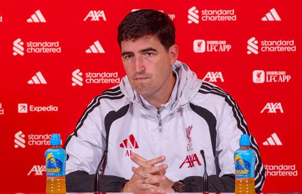 Iraola îl așteaptă pe Barcola la Liverpool, însă poate pierde alt titular: „Nu pot garanta nimic”
