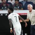 Jose Mourinho, dezlănțuit la întoarcerea pe Bernabeu, după golul lui Vinicius jr / Foto: Imago