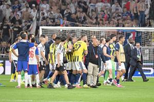 Explică gestul provocator de la finalul meciului Lyon - Fenerbahce: „60.000 de oameni mi-au făcut asta!”
