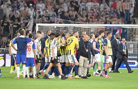 Explică gestul provocator care a declanșat haosul din Lyon - Fenerbahce