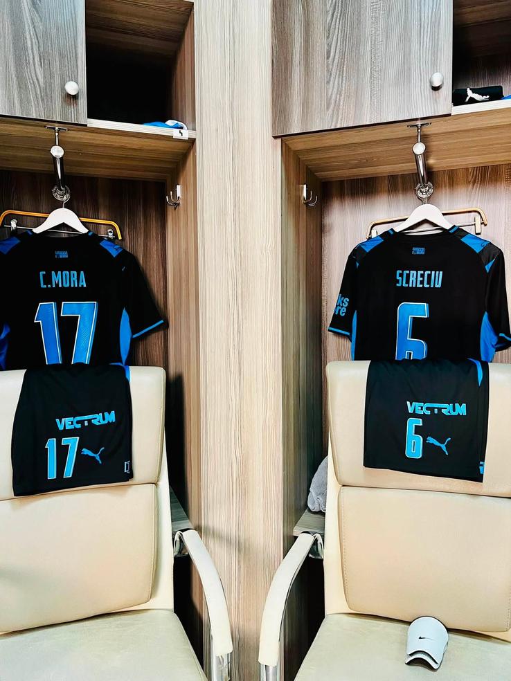 Universitatea Craiova a ajuns la stadion pentru meciul cu Ararat Armenia / FOTO: Facebook @UCVOficial