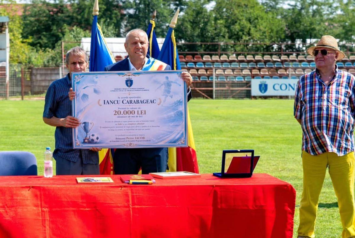 De față cu Mitică Dragomir, talentul uitat al Diviziei A a fost premiat pe gazon » Le-a refuzat pe Steaua și Dinamo pentru a juca la un club care azi nu mai există: „Unul dintre marii fotbaliști ai timpurilor”