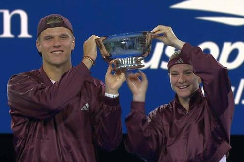 Karolina Muchova și Jakub Mensik, campioni la dublu-mixt la US Open/Foto: X