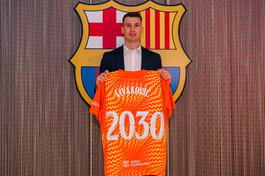 Joan Garcia are concurență: noul portar al Barcelonei, prezentat oficial
