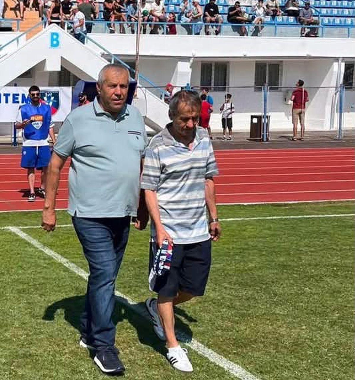 De față cu Mitică Dragomir, talentul uitat al Diviziei A a fost premiat pe gazon » Le-a refuzat pe Steaua și Dinamo pentru a juca la un club care azi nu mai există: „Unul dintre marii fotbaliști ai timpurilor”