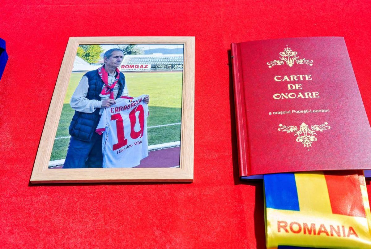De față cu Mitică Dragomir, talentul uitat al Diviziei A a fost premiat pe gazon » Le-a refuzat pe Steaua și Dinamo pentru a juca la un club care azi nu mai există: „Unul dintre marii fotbaliști ai timpurilor”