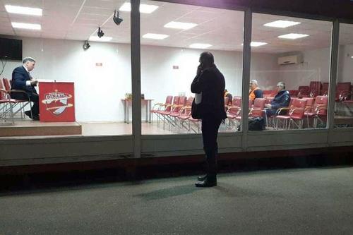 Observatorul Ion Cățoi, în prim plan // foto: TV Telekom Sport