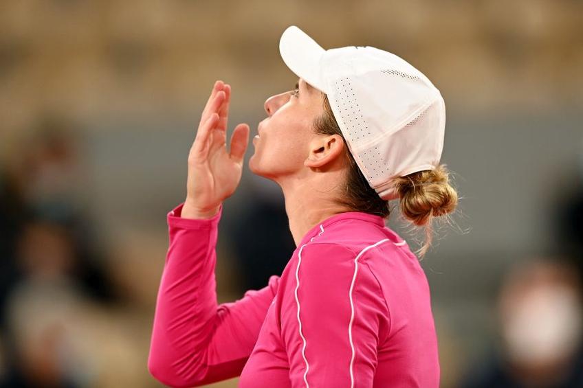 Simona Halep s-a impus în fața Sarei Sorribes Tormo, 6-4, 6-0 // foto: Guliver/gettyimages