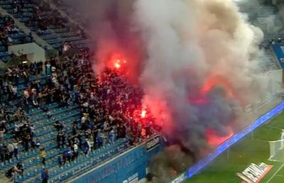 Fanii olteni s-au dat în spectacol în debutul disputei cu Dinamo! Ce s-a întâmplat în tribunele arenei „Ion Oblemenco”