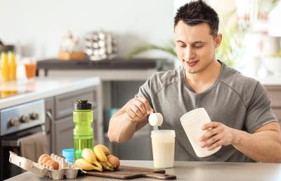 Pudra proteică: beneficii în creșterea masei musculare și pierderea în greutate