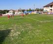 Gazonul de la Tunari s-a prezentat în condiții deplorabile / foto: Andrei Petrescu (Gazeta Sporturilor)