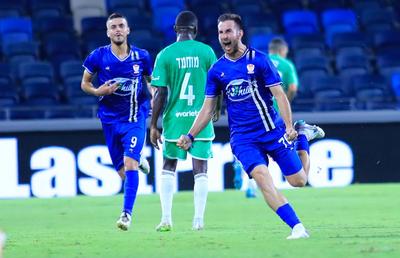 Ce golazo! Adrian Păun a marcat cu o execuție formidabilă în Israel » Titular la Ihud Bnei-Sakhnin, a ieșit accidentat