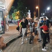 Dan Gătăianțu, acționarul și directorul financiar Red&White, a ajuns cu trotineta la stadion.