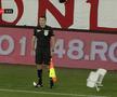 Scaun aruncat spre asistent la Dinamo - Botoșani