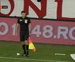 Scaun aruncat spre asistent la Dinamo - Botoșani