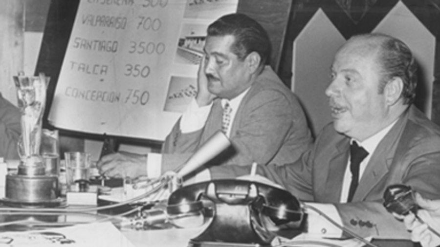 Carlos Dittborn, „arhitectul” Campionatului Mondial din 1962, în stânga „Bătălia de la Santiago”, cea mai sângeroasă partidă din istoria fotbalului: Poliția a trebuit să intervină pe teren de 4 ori!