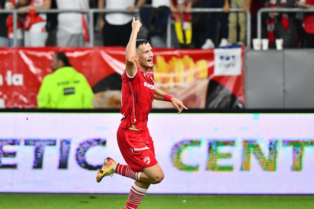 După Dinamo - Botoșani, reclamă tratamentul primit pe „Arc”: „Au aruncat după mine cu brichete, pahare, tot ce prindeau!”