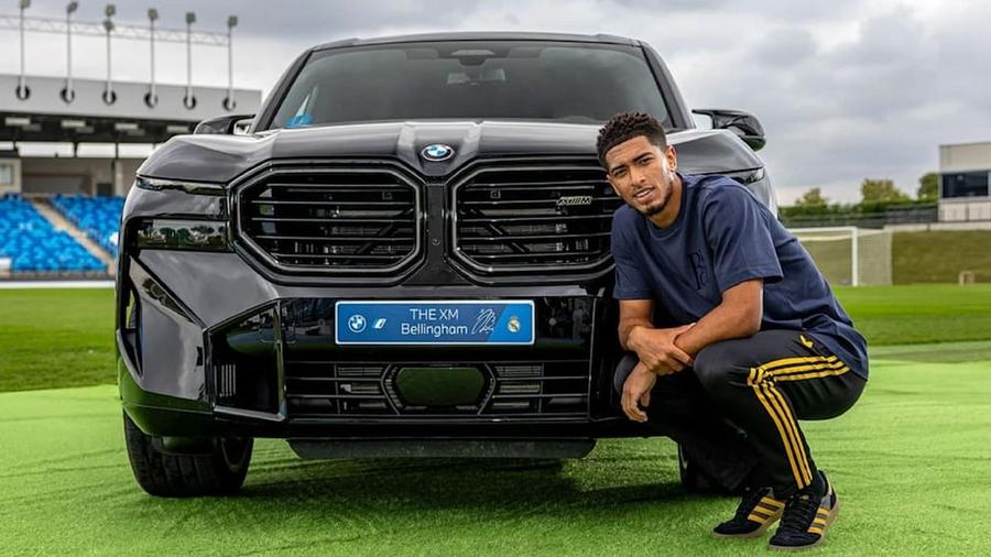 Jude Bellingham a optat și el pentru un BMW XM / Foto: Real Madrid Jucătorii Realului și-au sporit caii putere. Cu ce bolizi abordează derby-ul cu Atletico