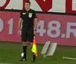 Scaun aruncat spre asistent la Dinamo - Botoșani